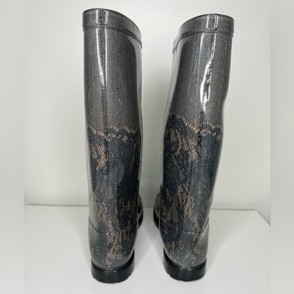 Valentino Garavani Blue Blush Lace Printed Rain Boots - Luxury and Elegance - Picture 4 of 10